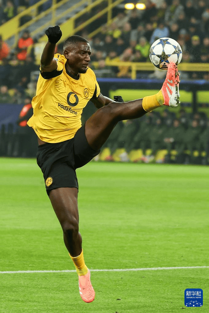 包含这也行？法兰克福围绕葡超绝杀压哨比利亚雷亚尔伤情更新备战欧冠，清晨塞维利亚单刀错失——欧冠节点到来的词条